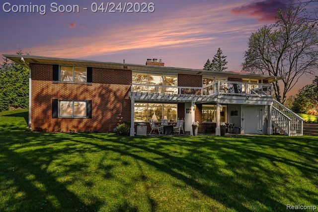 1085 Abseguami Trail, Lake Orion, MI 48362