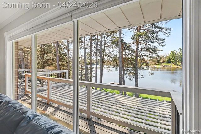 1085 Abseguami Trail, Lake Orion, MI 48362