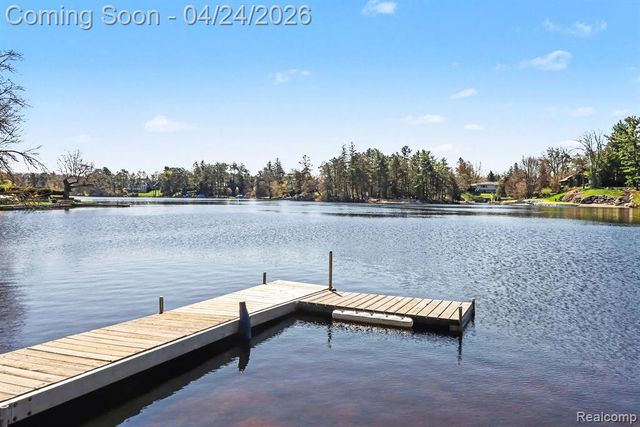 1085 Abseguami Trail, Lake Orion, MI 48362