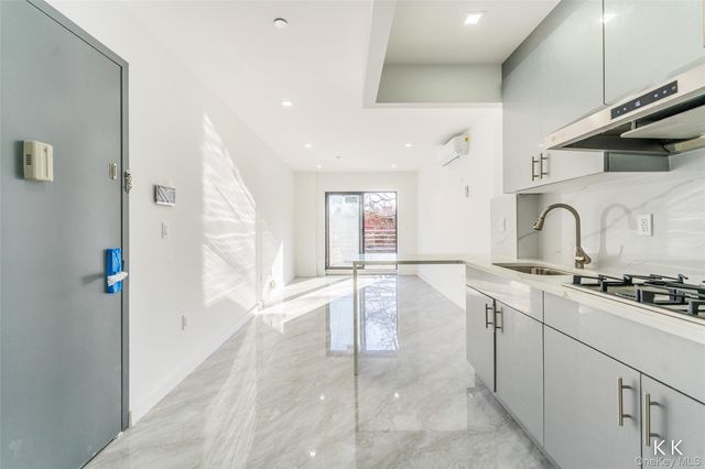 941 57TH Street 1A, Brooklyn, NY 11219