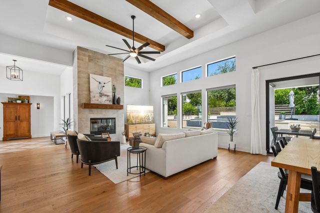 323 Ringtail Stream DR, Austin, TX 78738