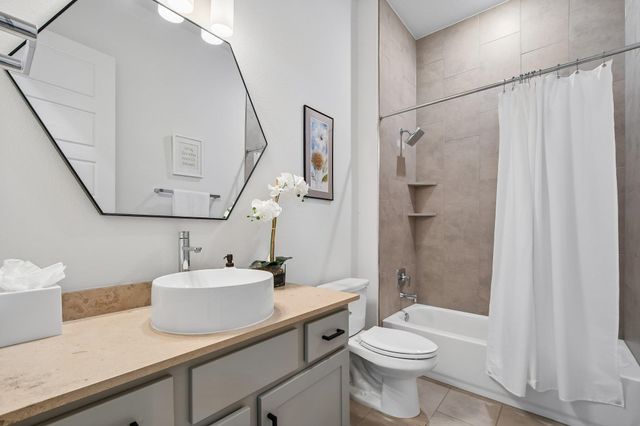 323 Ringtail Stream DR, Austin, TX 78738