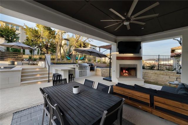 323 Ringtail Stream DR, Austin, TX 78738