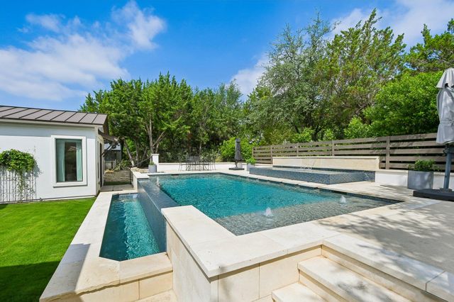 323 Ringtail Stream DR, Austin, TX 78738