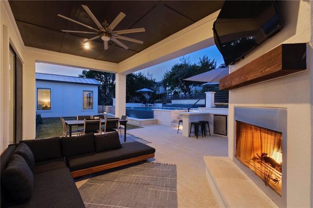 323 Ringtail Stream DR, Austin, TX 78738