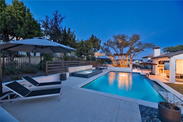 323 Ringtail Stream DR, Austin, TX 78738