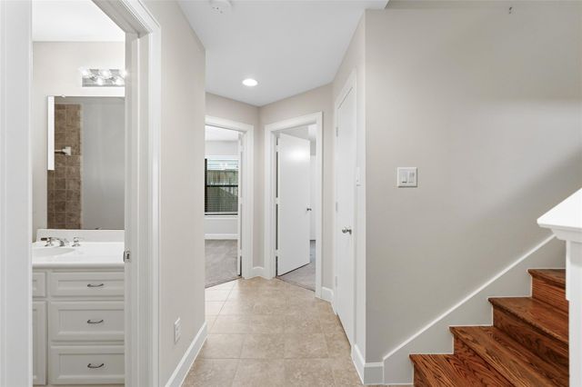 650 Westcross Street 68, Houston, TX 77018