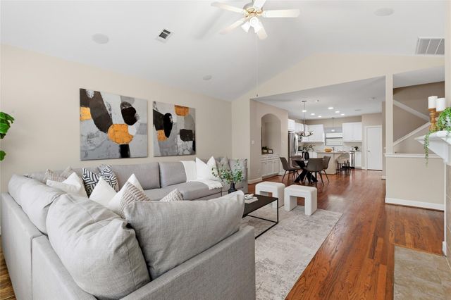 650 Westcross Street 68, Houston, TX 77018