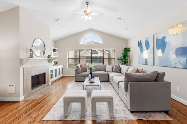 650 Westcross Street 68, Houston, TX 77018