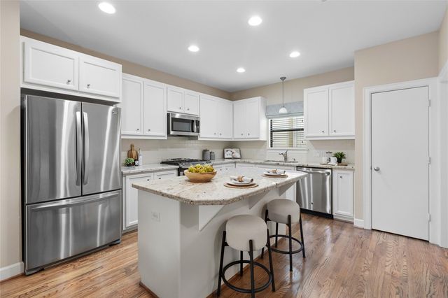 650 Westcross Street 68, Houston, TX 77018