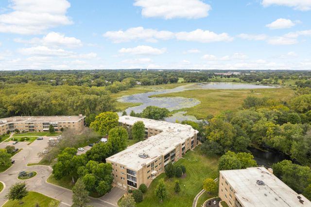 4360 Brookside Court 218, Edina, MN 55436