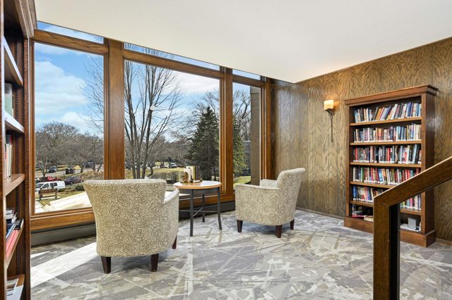 4360 Brookside Court 218, Edina, MN 55436