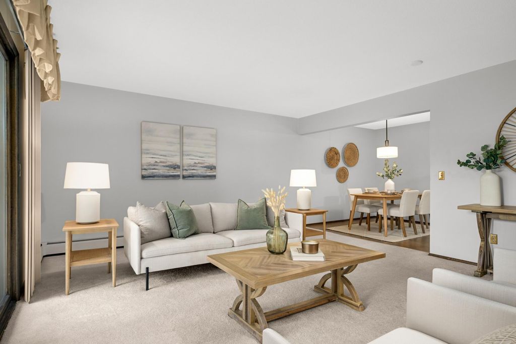 4360 Brookside Court 218, Edina, MN 55436
