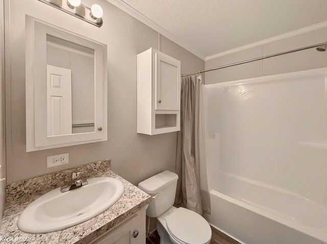 15995 Villaire Avenue, Clinton Township, MI 48038