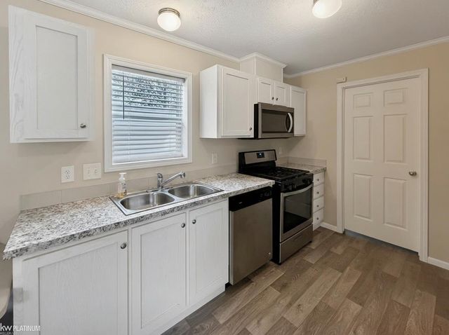 15995 Villaire Avenue, Clinton Township, MI 48038