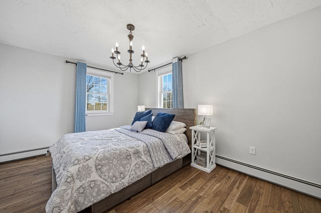 39 Blueberry Hill Rd, Woburn, MA 01801