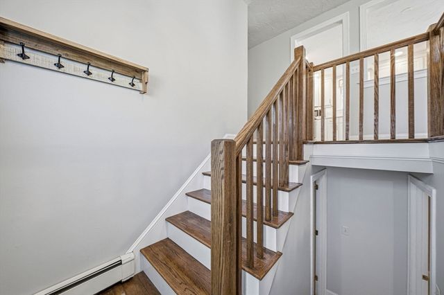 39 Blueberry Hill Rd, Woburn, MA 01801