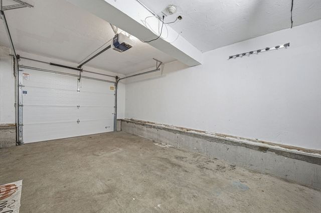 39 Blueberry Hill Rd, Woburn, MA 01801