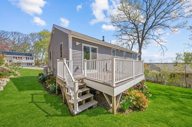 39 Blueberry Hill Rd, Woburn, MA 01801