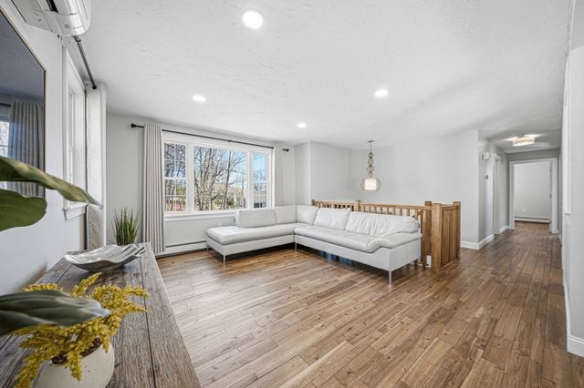 39 Blueberry Hill Rd, Woburn, MA 01801