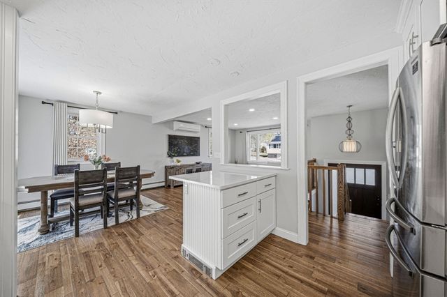 39 Blueberry Hill Rd, Woburn, MA 01801