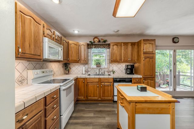 2704 Jennifer Drive, West Plains, MO 65775