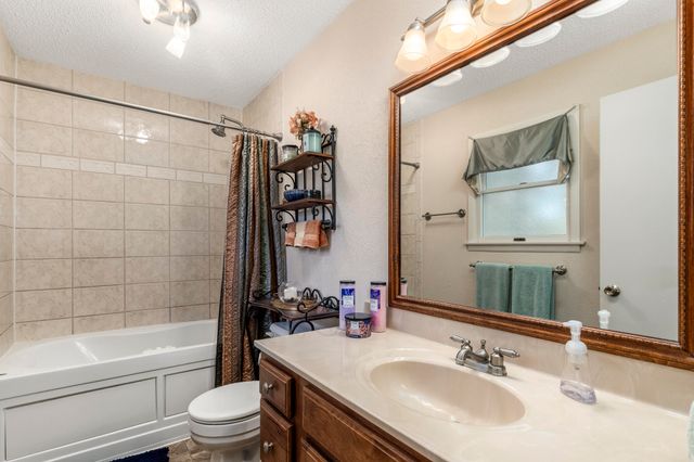 2704 Jennifer Drive, West Plains, MO 65775