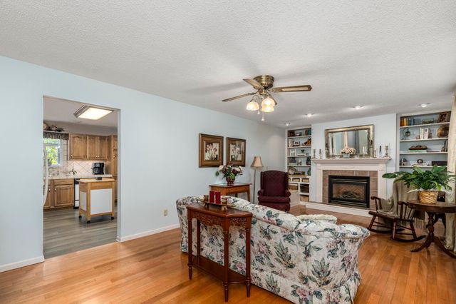 2704 Jennifer Drive, West Plains, MO 65775