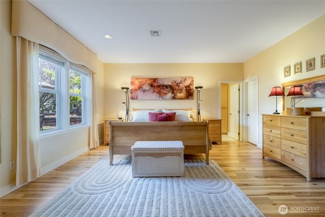 731 SE Swainson Lane, College Place, WA 99324