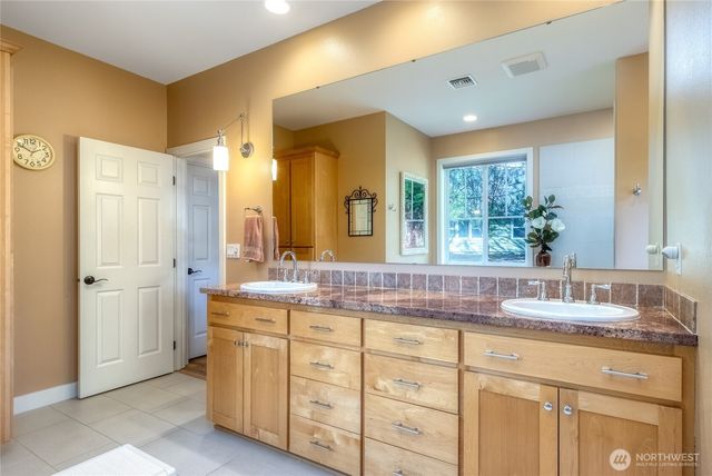 731 SE Swainson Lane, College Place, WA 99324