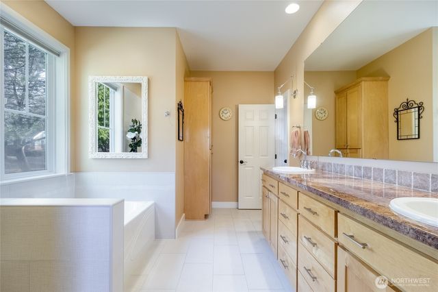 731 SE Swainson Lane, College Place, WA 99324