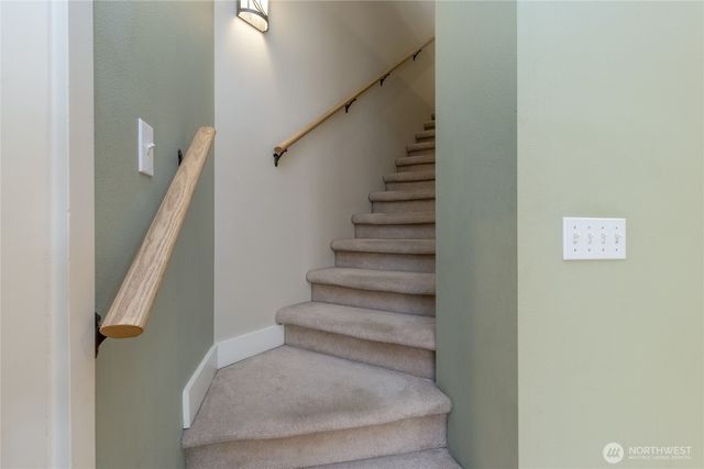 731 SE Swainson Lane, College Place, WA 99324