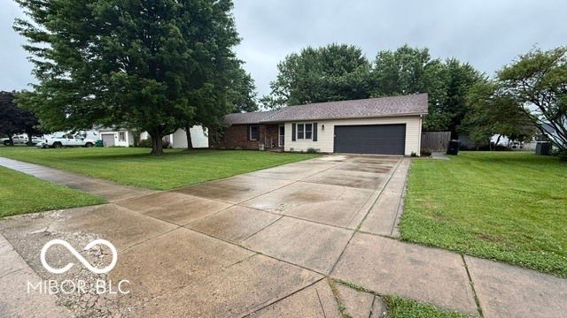 5376 Collett Drive E, Camby, IN 46113