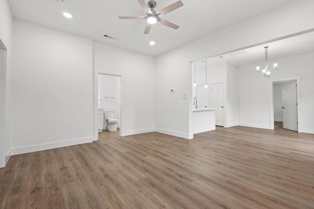 607 W Sears Street, Denison, TX 75020