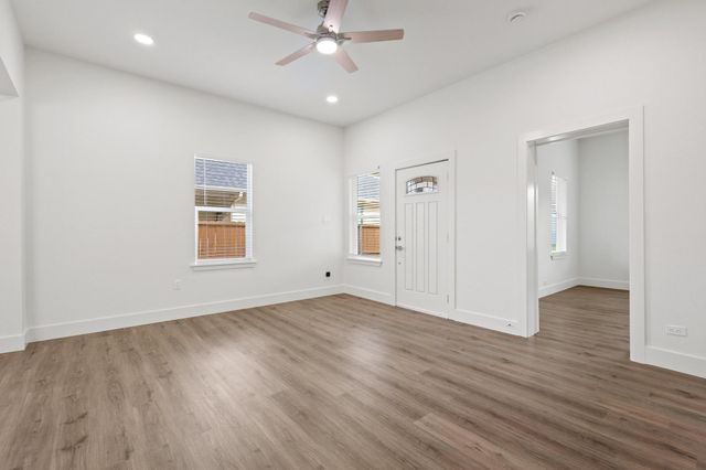 607 W Sears Street, Denison, TX 75020