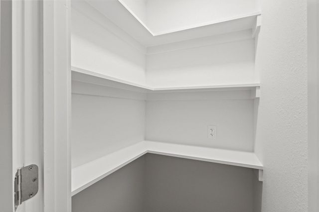 607 W Sears Street, Denison, TX 75020