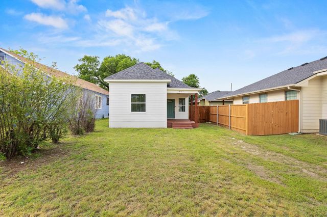 607 W Sears Street, Denison, TX 75020