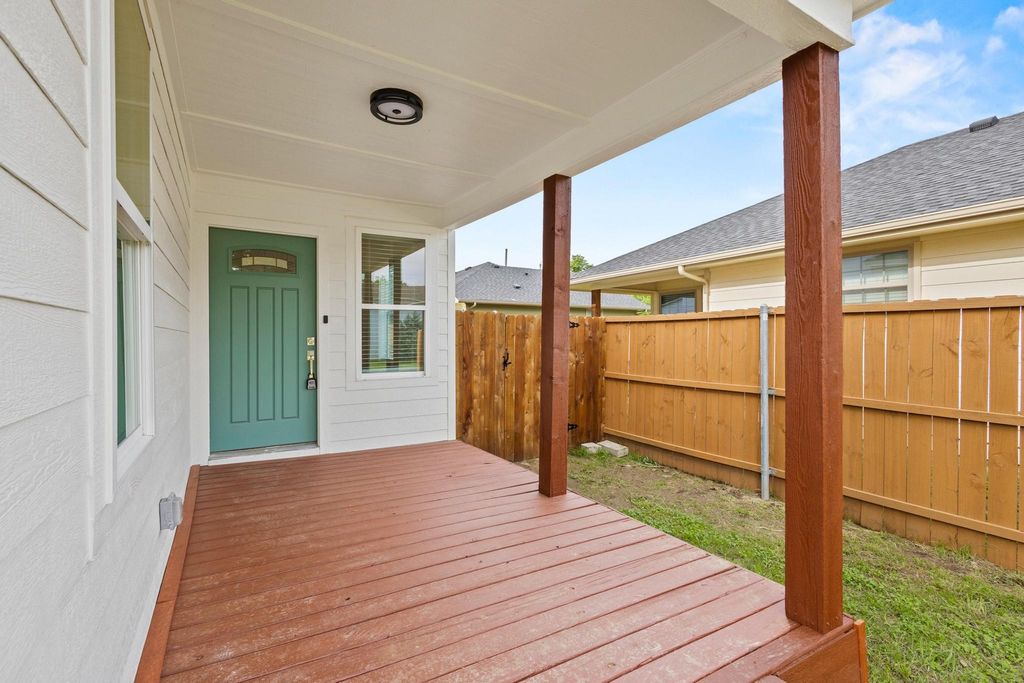 607 W Sears Street, Denison, TX 75020