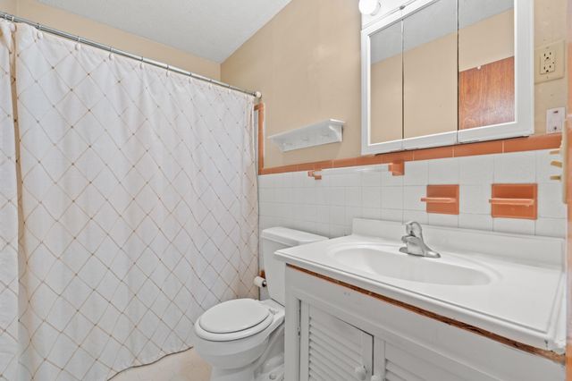 107 E Melrose Ave., Mullins, SC 29574