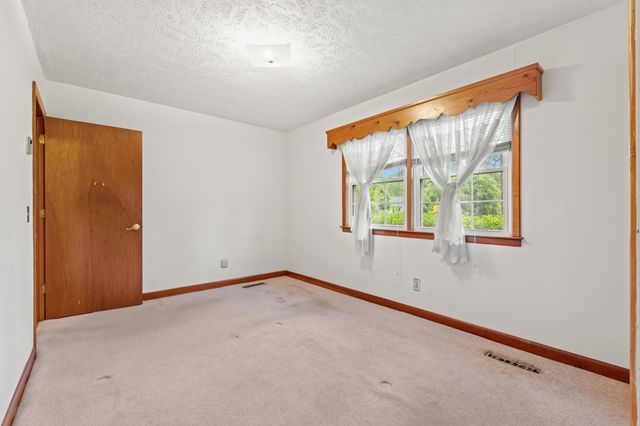 107 E Melrose Ave., Mullins, SC 29574