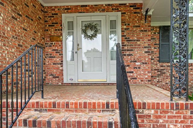 107 E Melrose Ave., Mullins, SC 29574