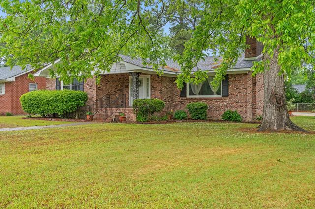 107 E Melrose Ave., Mullins, SC 29574