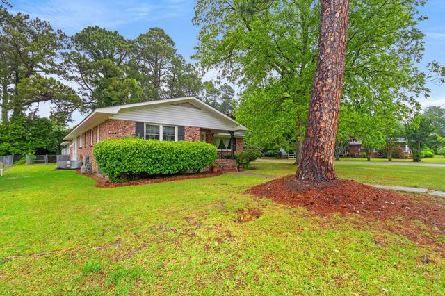 107 E Melrose Ave., Mullins, SC 29574