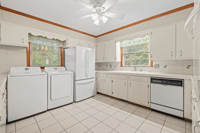 107 E Melrose Ave., Mullins, SC 29574
