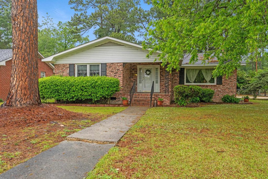 107 E Melrose Ave., Mullins, SC 29574