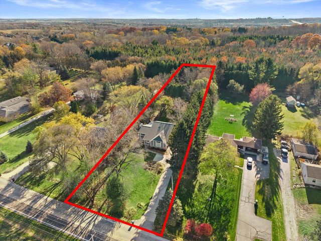 N26W26729 Prospect AVENUE, Pewaukee, WI 53072