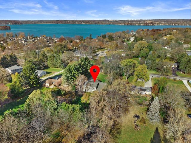 N26W26729 Prospect AVENUE, Pewaukee, WI 53072