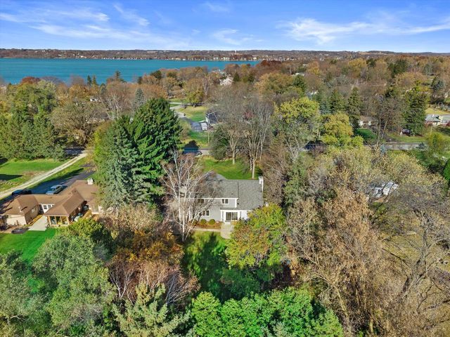 N26W26729 Prospect AVENUE, Pewaukee, WI 53072