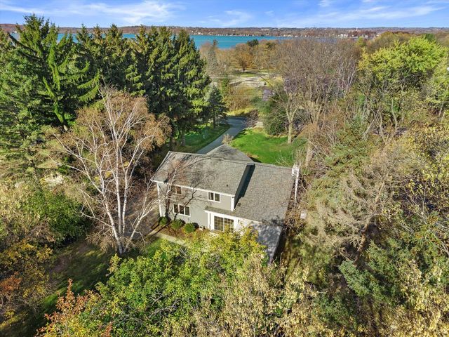 N26W26729 Prospect AVENUE, Pewaukee, WI 53072