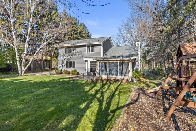 N26W26729 Prospect AVENUE, Pewaukee, WI 53072